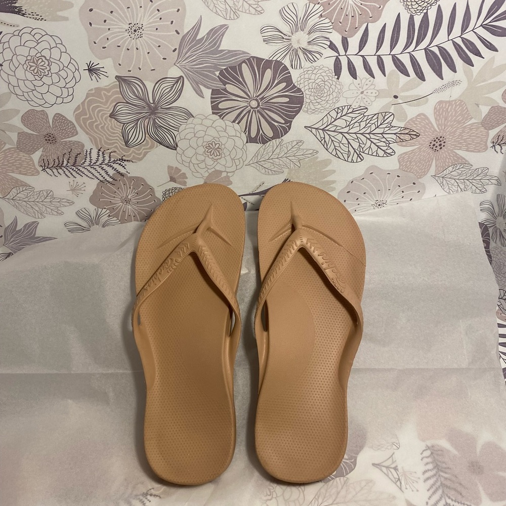 Elegant Archies Tan Women's Sandals